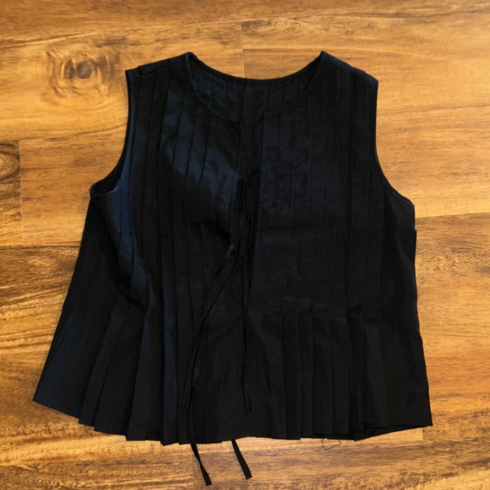 Black Sleeveless Top